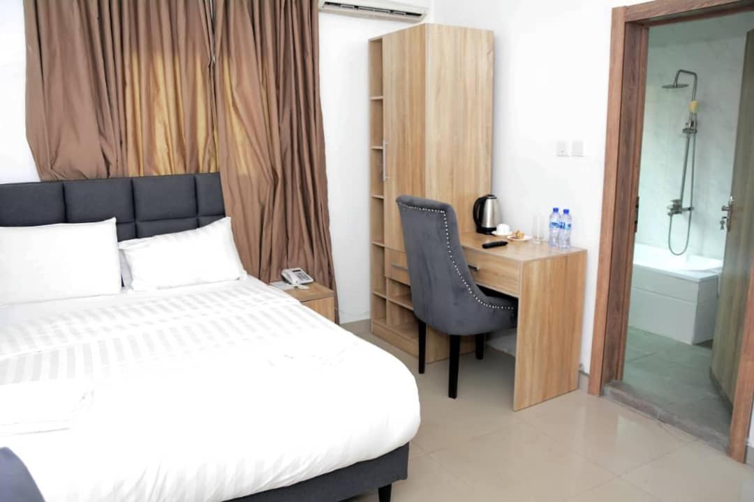 Tivoli Hotel Seafront Ikoyi Aliayabiagba Екстериор снимка