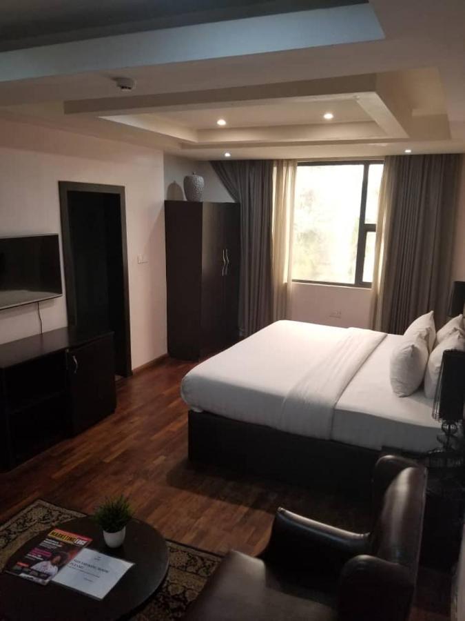 Tivoli Hotel Seafront Ikoyi Aliayabiagba Екстериор снимка