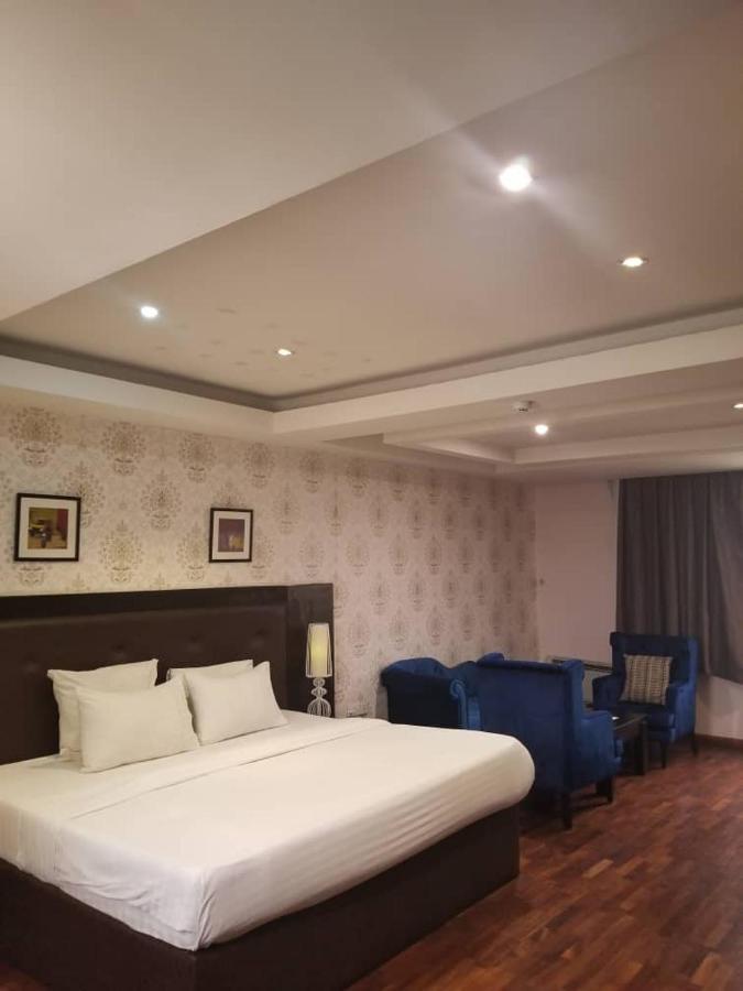 Tivoli Hotel Seafront Ikoyi Aliayabiagba Екстериор снимка