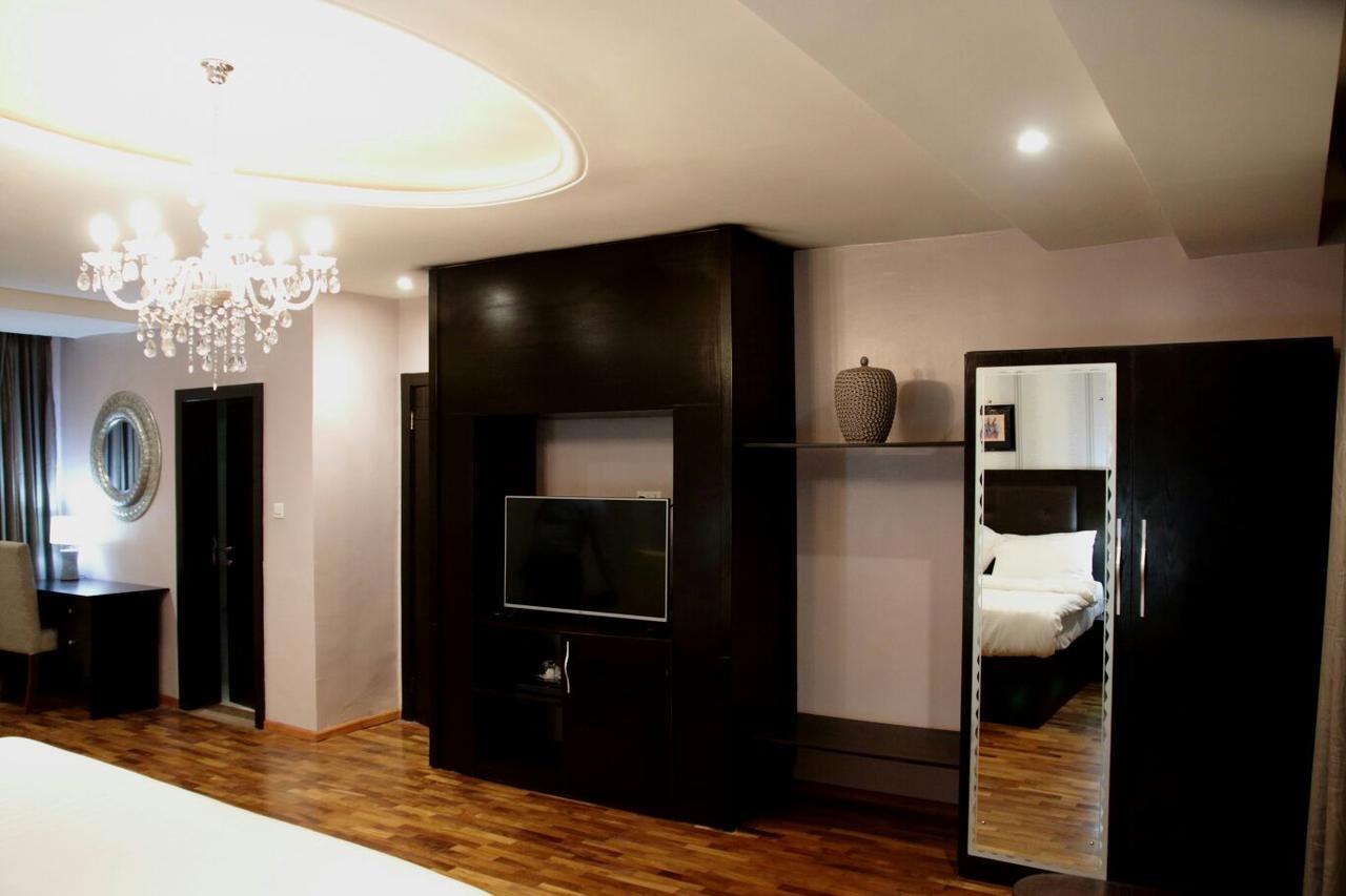 Tivoli Hotel Seafront Ikoyi Aliayabiagba Екстериор снимка