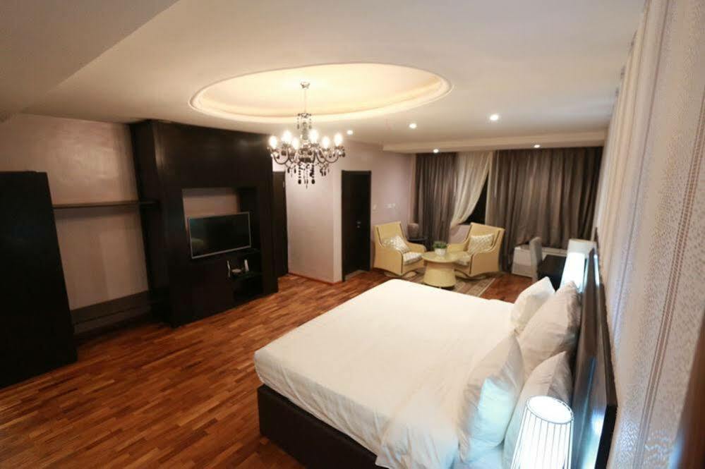 Tivoli Hotel Seafront Ikoyi Aliayabiagba Екстериор снимка