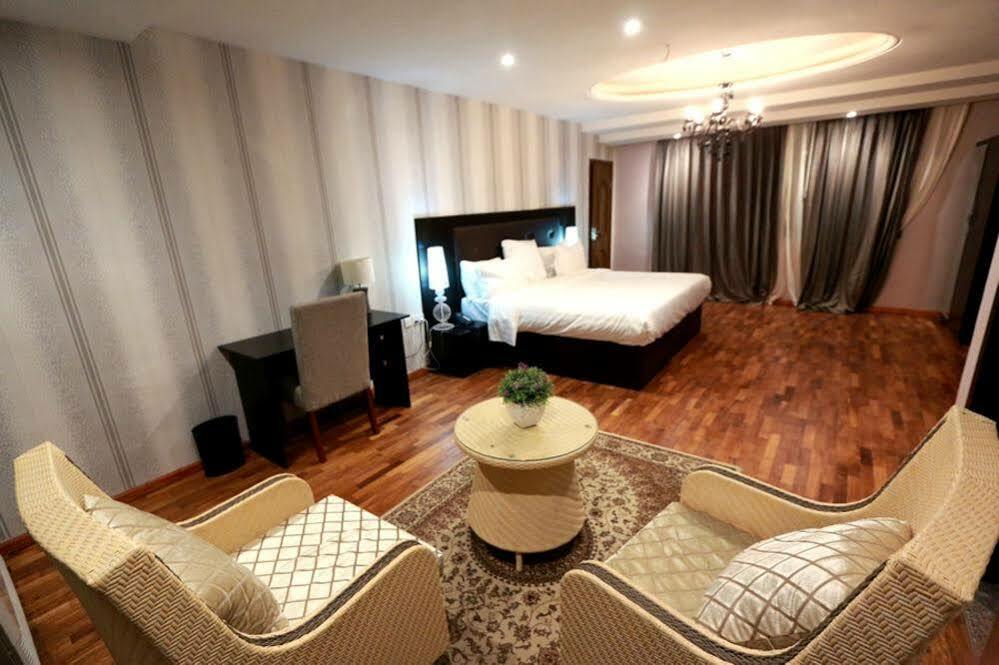 Tivoli Hotel Seafront Ikoyi Aliayabiagba Екстериор снимка